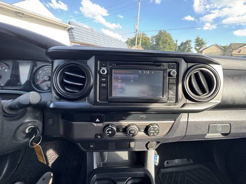 Used 2019 Toyota Tacoma SR image 56
