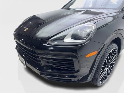 Used 2021 Porsche Cayenne Coupe image 16