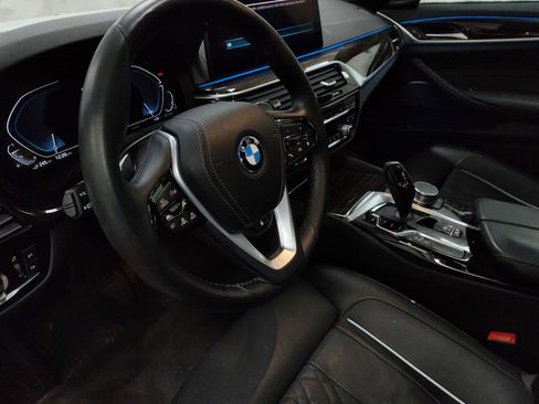 Used 2023 BMW 530e xDrive w/ Premium Package image 4