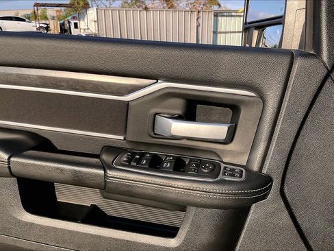 Used 2024 RAM 2500 Big Horn image 33