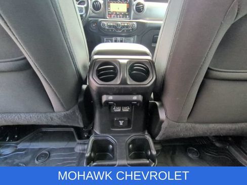 Used 2021 Jeep Wrangler Unlimited Sahara AWD/4WD image 21