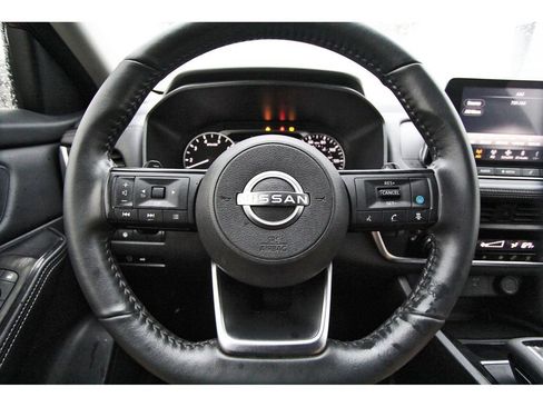 Used 2024 Nissan Rogue SV w/ SV Premium Package FWD image 14