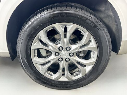 Used 2018 Buick Enclave Avenir w/ Avenir Technology Package image 11