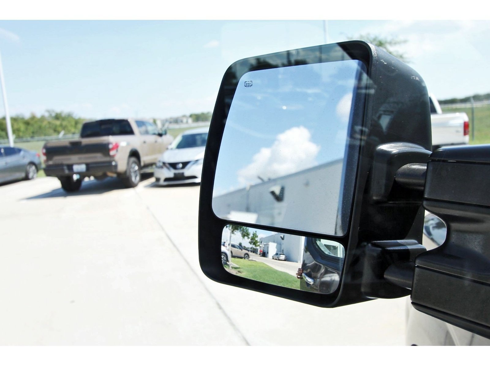 Used 2018 Nissan NV 3500 SL RWD image 11