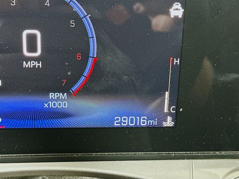Used 2025 Chevrolet Trax LT FWD image 18
