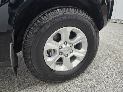 Used 2015 Toyota 4Runner SR5 RWD image 32