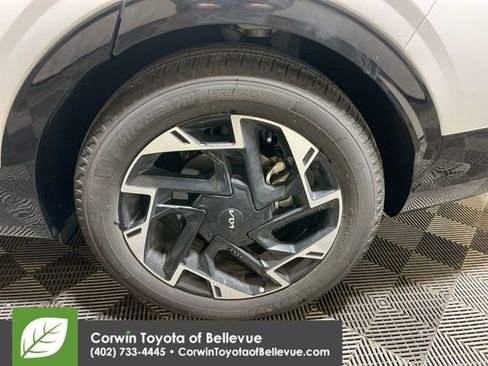 Used 2025 Kia Sportage SX image 25