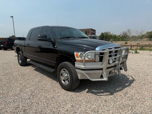 Used 2006 Dodge Ram 2500 Truck SLT AWD/4WD image 2