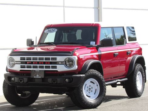 Used 2025 Ford Bronco Heritage Edition AWD/4WD image 1