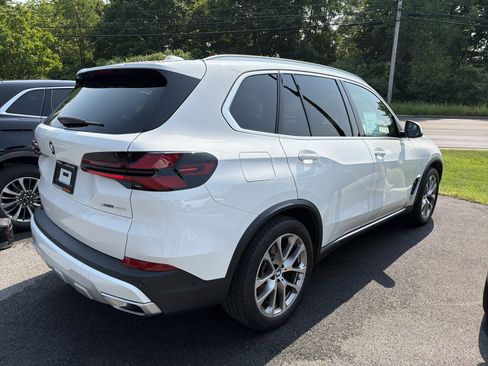Used 2024 BMW X5 sDrive40i w/ Premium Package RWD image 7