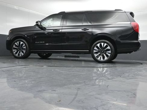 Certified 2025 Ford Expedition Max Platinum w/ Driver's Package AWD/4WD image 40