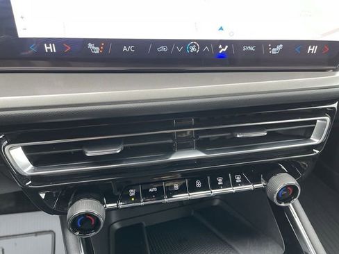 New 2026 Chevrolet Traverse LT w/ Driver Confidence Package image 18