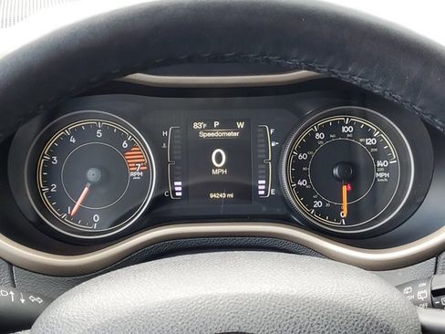 Used 2017 Jeep Cherokee Sport w/ Cold Weather Group AWD/4WD image 11