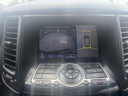 Used 2011 INFINITI FX35 AWD w/ Premium Pkg image 23