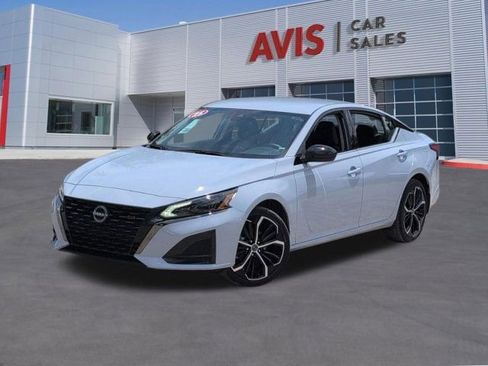 Used 2025 Nissan Altima 2.5 SR AWD/4WD image 1