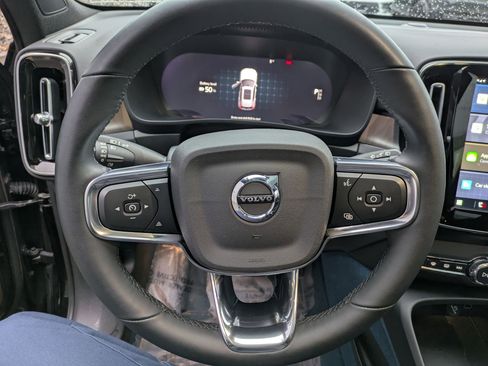 Certified 2023 Volvo XC40 Recharge Plus image 15