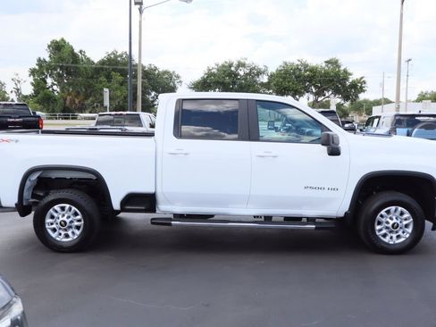 Used 2022 Chevrolet Silverado 2500 LT AWD/4WD image 10
