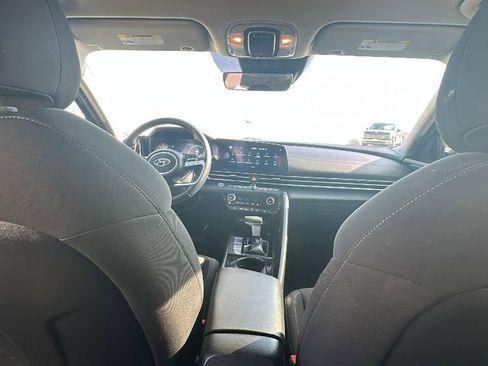 Used 2023 Hyundai Elantra SEL w/ Convenience Package image 29