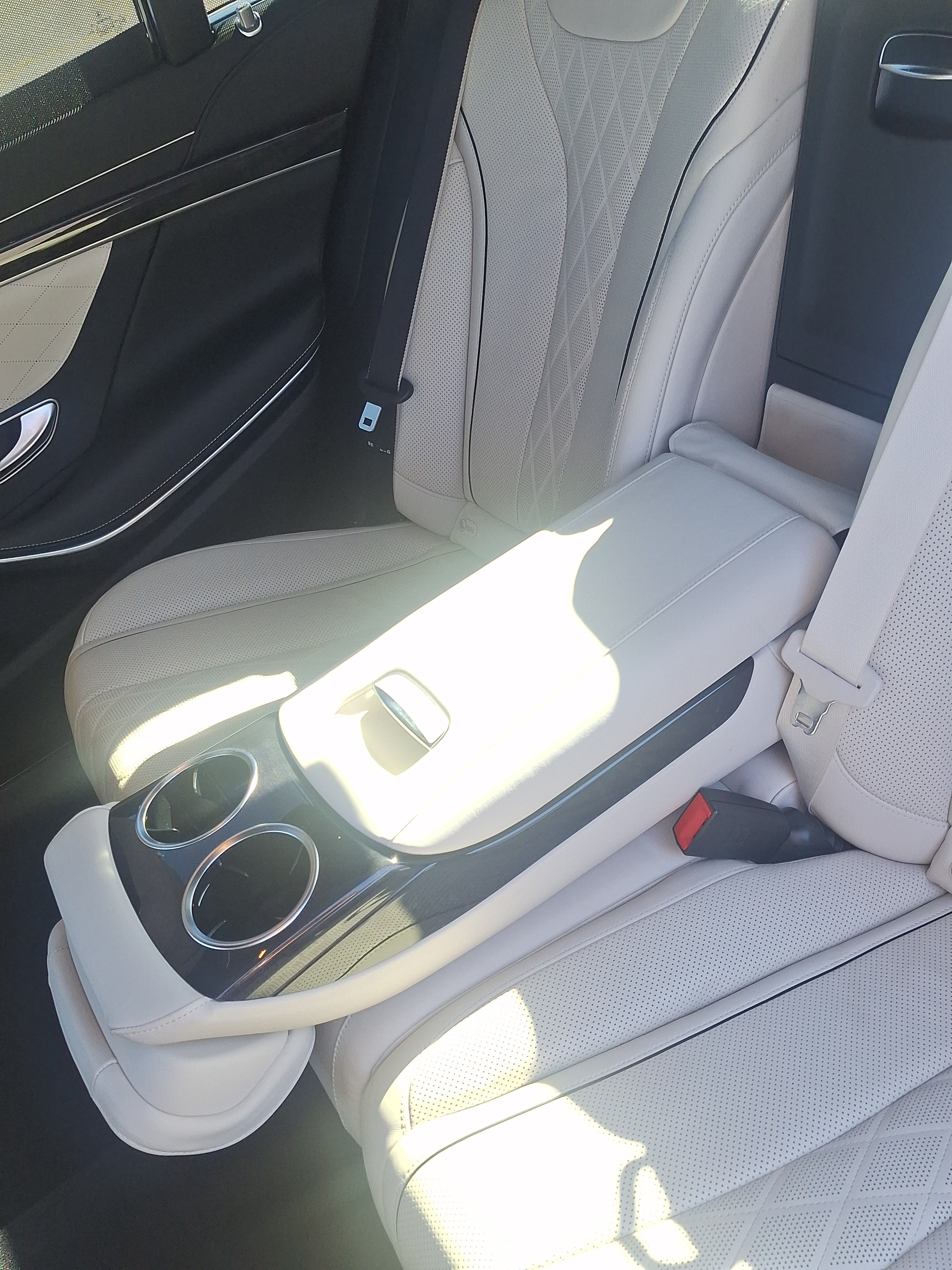 Used 2019 Mercedes-Benz S 560 4MATIC Sedan image 29