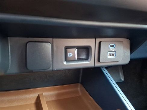 Used 2023 Ford Maverick Lariat w/ Lariat Luxury Package image 22