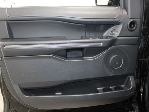Used 2024 Ford Expedition XLT image 19