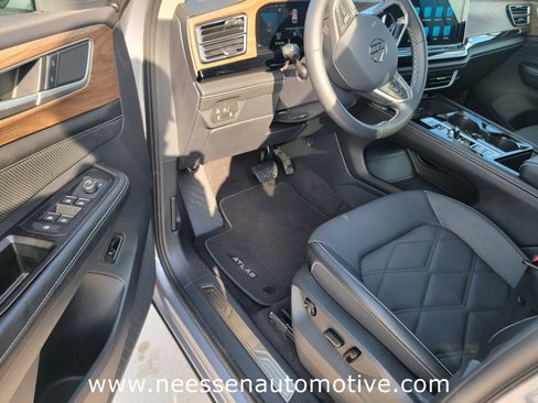 Used 2024 Volkswagen Atlas SE image 14