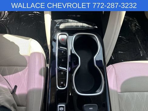Used 2022 Buick Envision Avenir w/ Technology Package II FWD image 17
