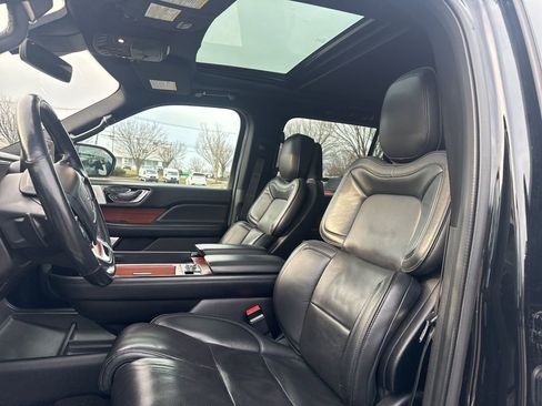 Used 2018 Lincoln Navigator L Reserve w/ Technology Package image 17
