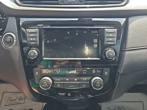 Used 2019 Nissan Rogue SV w/ Sun & Sound Touring Package FWD image 19