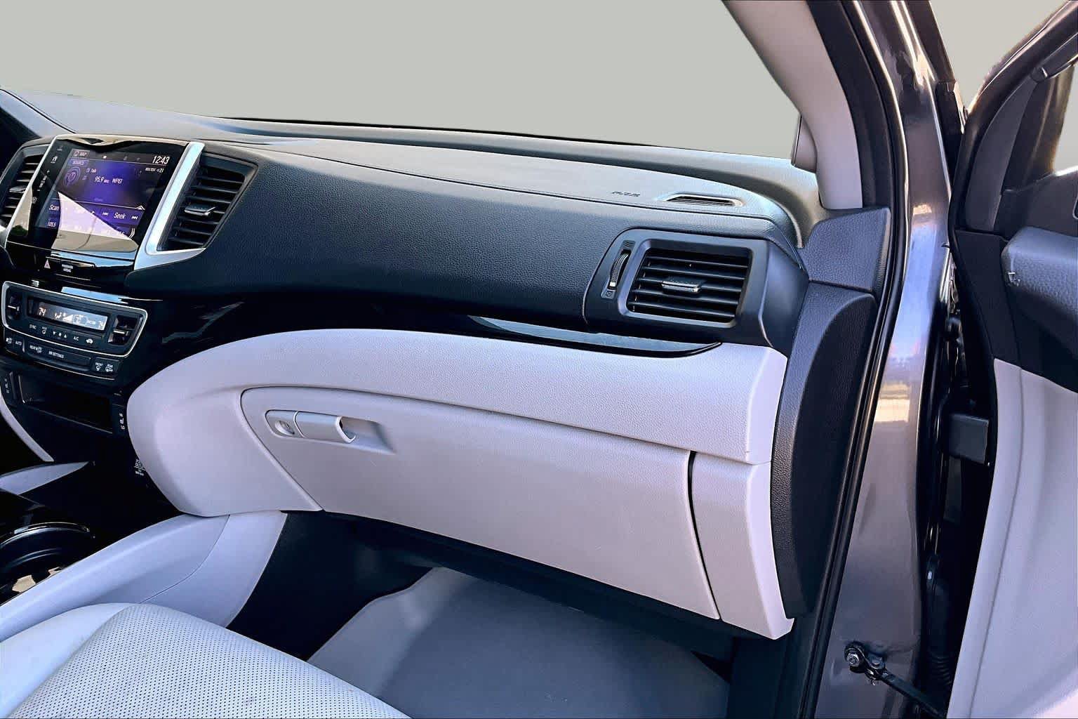 Used 2019 Honda Ridgeline RTL-E image 19