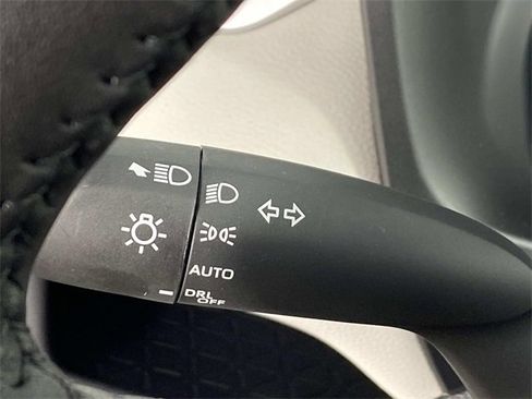 Used 2025 Toyota RAV4 XLE image 19