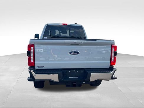Used 2025 Ford F350 Lariat w/ Chrome Package AWD/4WD image 4