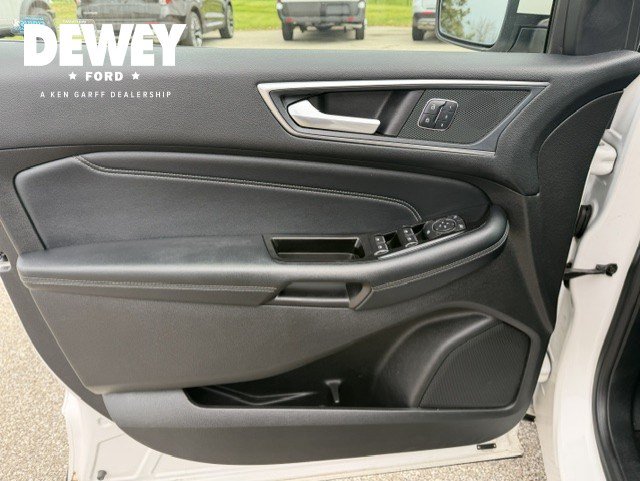 Used 2017 Ford Edge Titanium w/ Equipment Group 301A AWD/4WD image 10