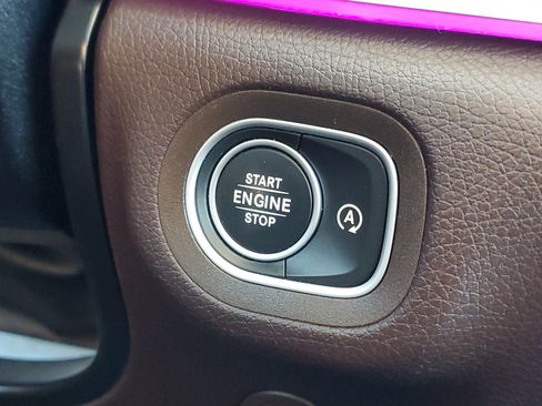 Used 2023 Mercedes-Benz GLS 450 4MATIC image 29