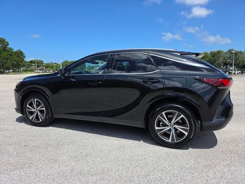 Used 2025 Lexus RX 350 Premium w/ Accessory Package (Z1) FWD image 5