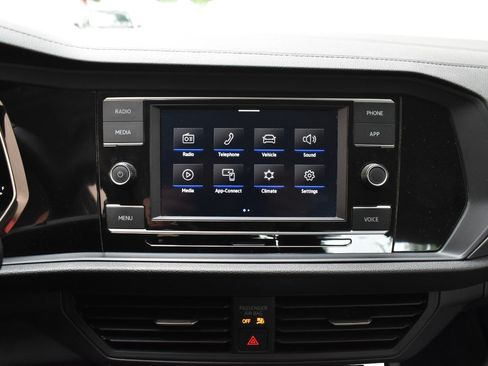 Used 2024 Volkswagen Jetta SE FWD image 26