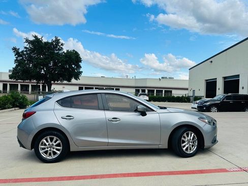 Used 2015 MAZDA MAZDA3 i Touring w/ Technology Package FWD image 10