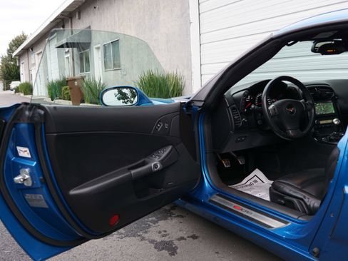 Used 2009 Chevrolet Corvette Z06 w/ Preferred Equipment Group image 39