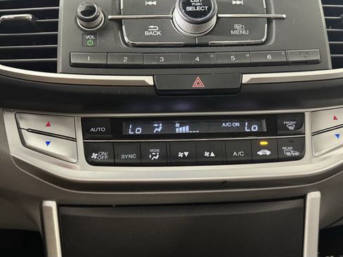 Used 2014 Honda Accord EX image 21