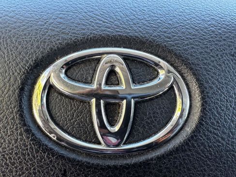 Certified 2021 Toyota Tacoma SR5 AWD/4WD image 18