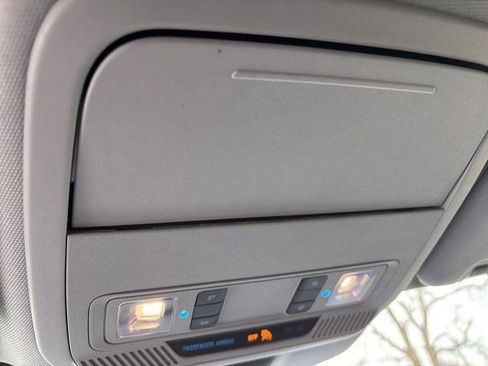 Used 2022 Ford Explorer XLT w/ Equipment Group 202A image 30