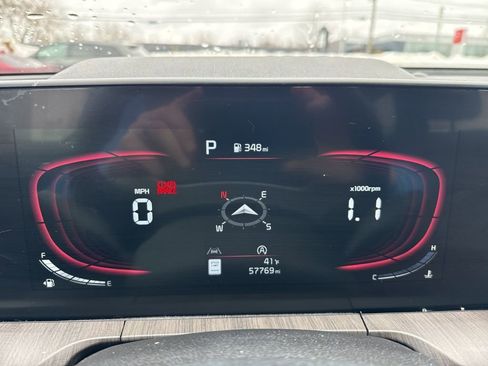 Used 2023 Kia Telluride EX w/ EX Captain's Chair Package image 15