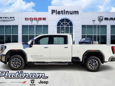 Used 2024 GMC Sierra 2500 SLT w/ SLT Premium Package image 3