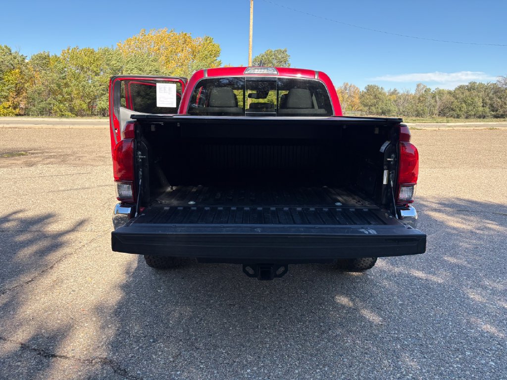 Used 2019 Toyota Tacoma SR5 AWD/4WD image 14
