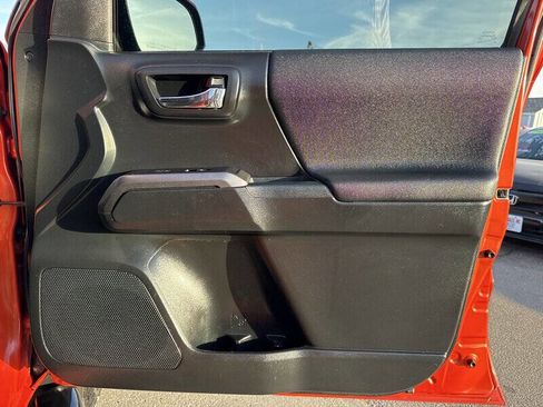 Used 2017 Toyota Tacoma TRD Off-Road w/ Tow Package (A/T) image 21