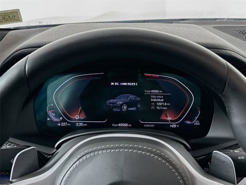 Used 2021 BMW X6 M50i image 12