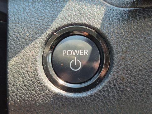 Used 2025 Toyota Camry XLE FWD image 21