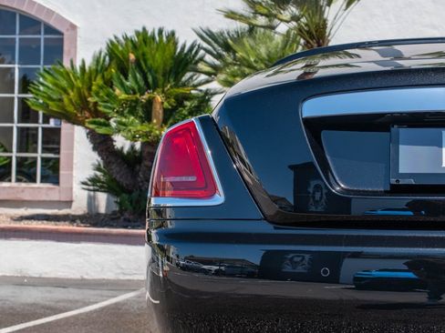 Used 2020 Rolls-Royce Wraith RWD image 34