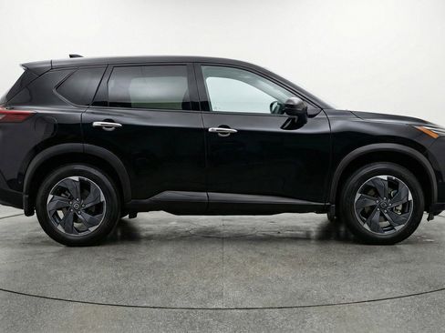 Used 2025 Nissan Rogue SV FWD image 11