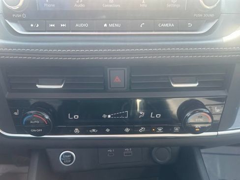 Used 2023 Nissan Rogue SV AWD/4WD image 22